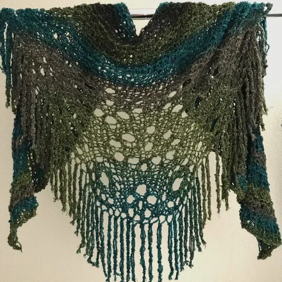NEW Handmade Ruffle Lace Boucle Shawl - Picture 3 of 8
